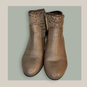 Vintage 93 Brown Booties With Lace. Women’s Size 8M